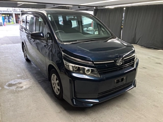 TOYOTA VOXY 2014
