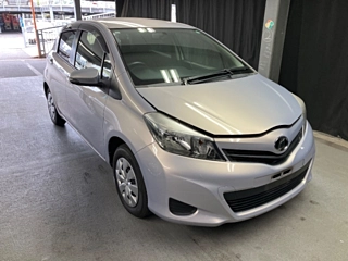 TOYOTA VITZ 2012