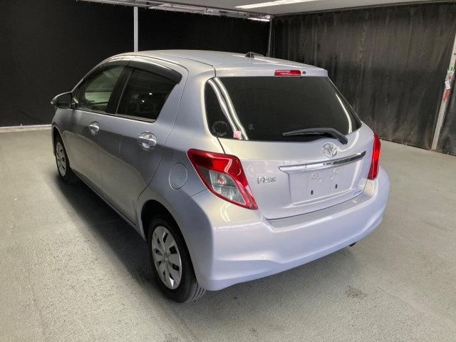 TOYOTA VITZ 2012