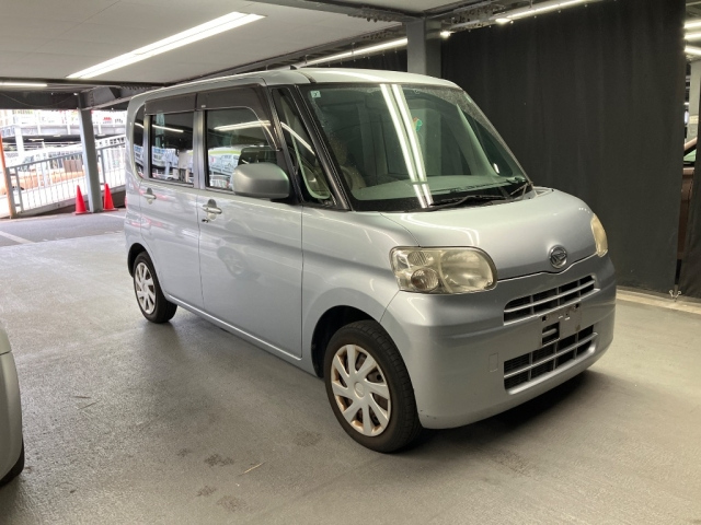 DAIHATSU TANTO 2011