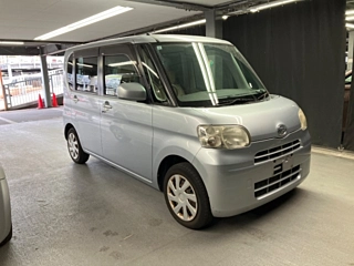 DAIHATSU TANTO 2011