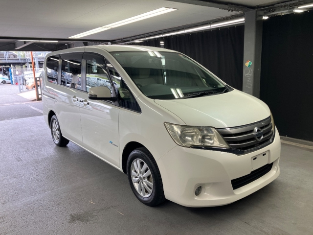 NISSAN SERENA 2013