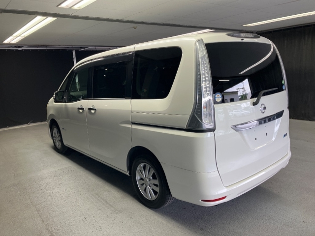 NISSAN SERENA 2013
