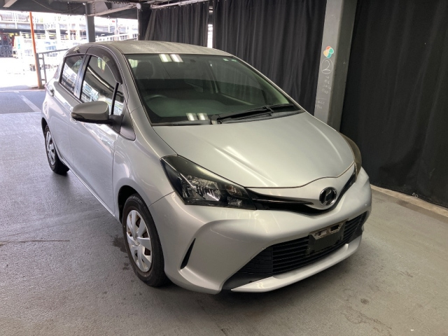 TOYOTA VITZ 2014