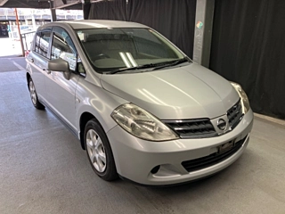 NISSAN TIIDA 2011