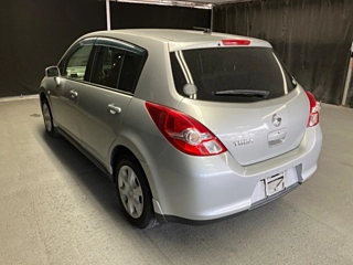 NISSAN TIIDA 2011