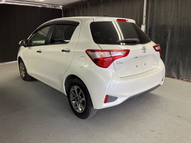 TOYOTA VITZ 2018