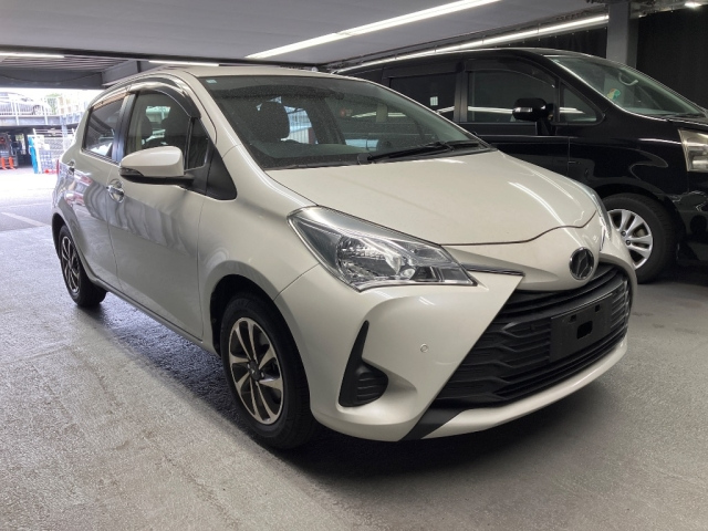 TOYOTA VITZ 2018