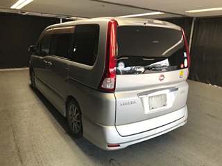 NISSAN SERENA 2010