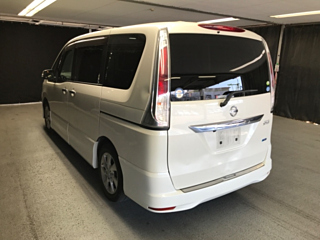 NISSAN SERENA 2011