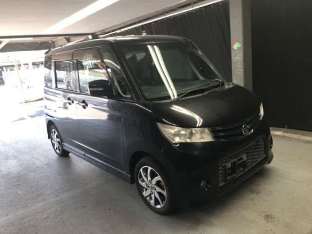 NISSAN ROOX 2011
