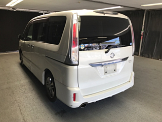 NISSAN SERENA 2011