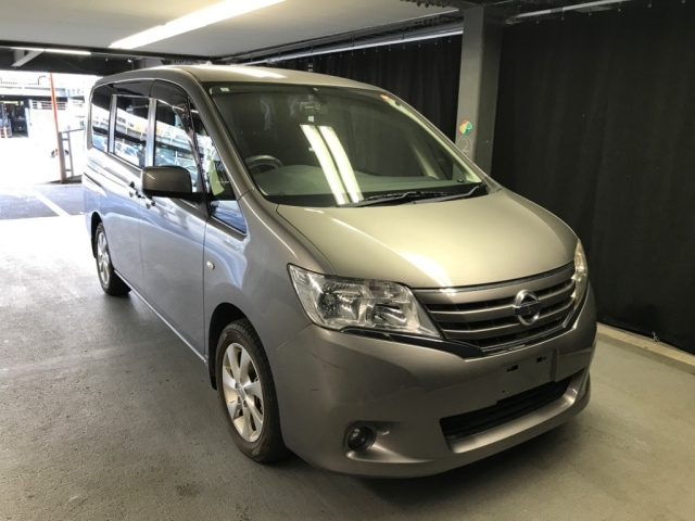 NISSAN SERENA 2011