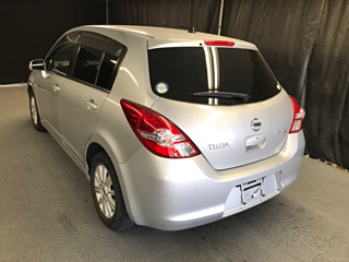 NISSAN TIIDA 2011