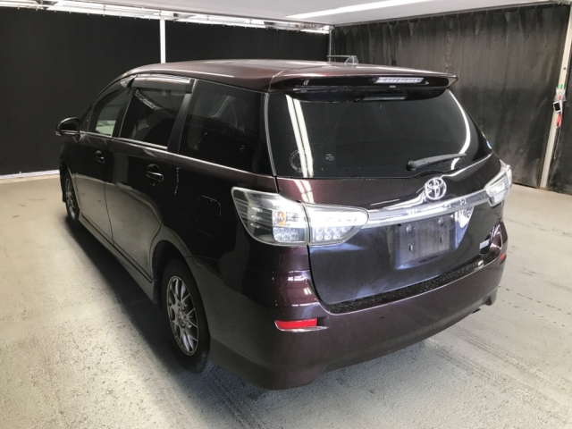 TOYOTA WISH 2012