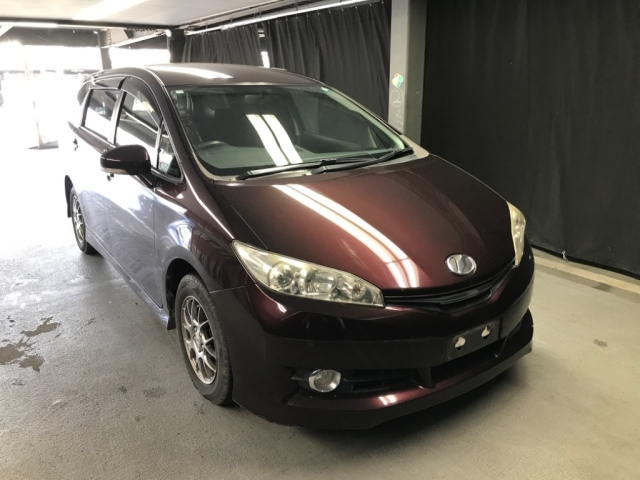 TOYOTA WISH 2012