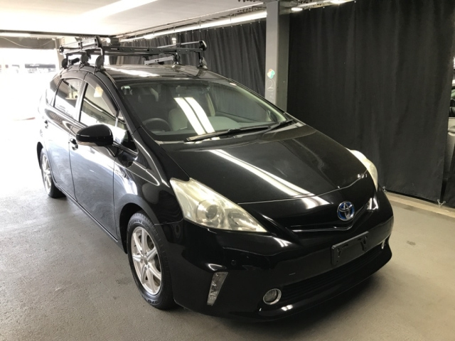 TOYOTA PRIUS ALPHA 2012