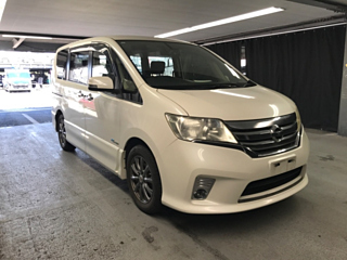 NISSAN SERENA 2013