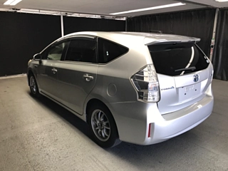 TOYOTA PRIUS ALPHA 2012