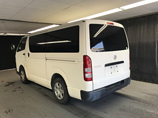 TOYOTA HIACE VAN 2011