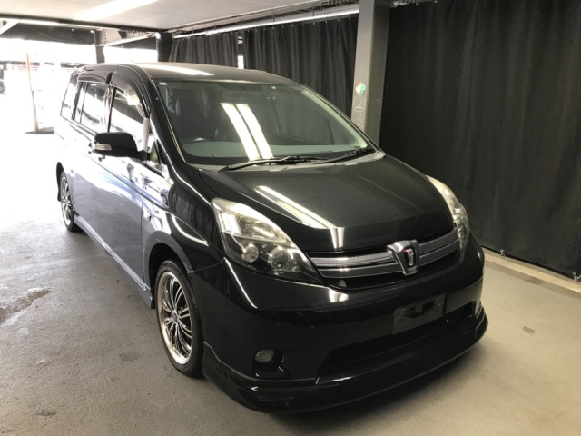 TOYOTA ISIS 2013