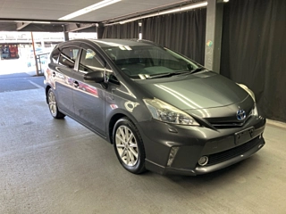 TOYOTA PRIUS ALPHA 2012
