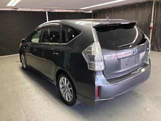 TOYOTA PRIUS ALPHA 2012