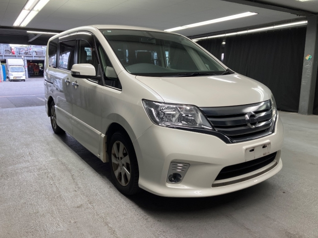 NISSAN SERENA 2011