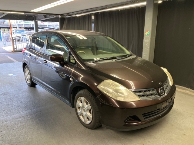 NISSAN TIIDA 2010