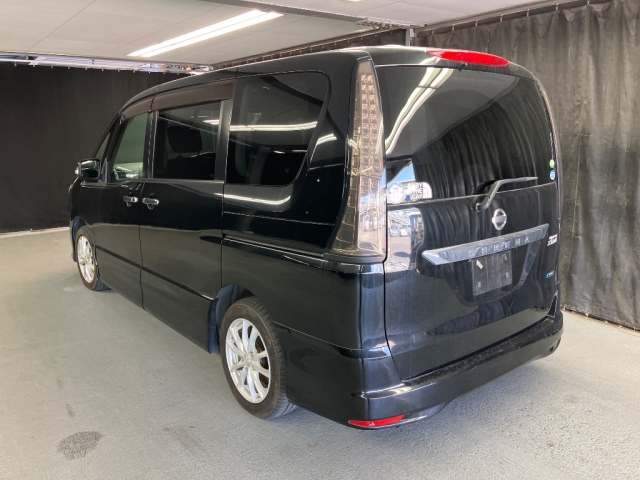 NISSAN SERENA 2011