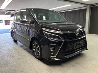 TOYOTA VOXY 2021