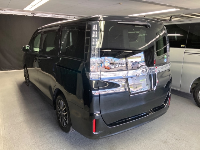 TOYOTA VOXY 2016