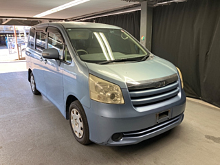 TOYOTA NOAH 2008