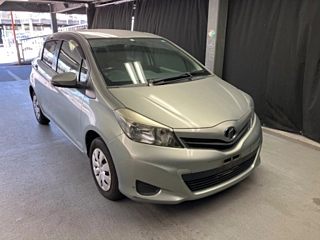TOYOTA VITZ 2013