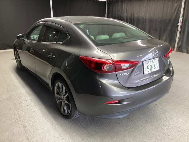MAZDA AXELA 2017