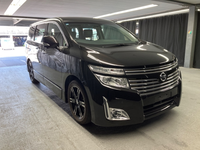 NISSAN ELGRAND 2010