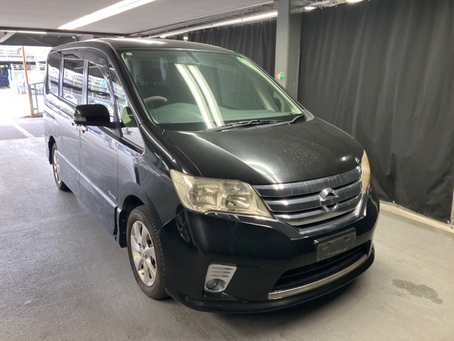 NISSAN SERENA 2013