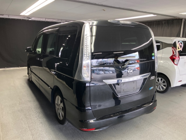 NISSAN SERENA 2013