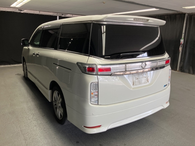 NISSAN ELGRAND 2011