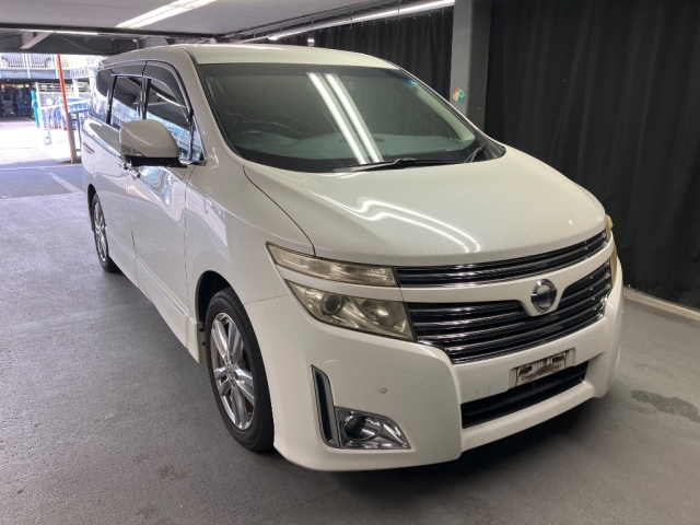 NISSAN ELGRAND 2011
