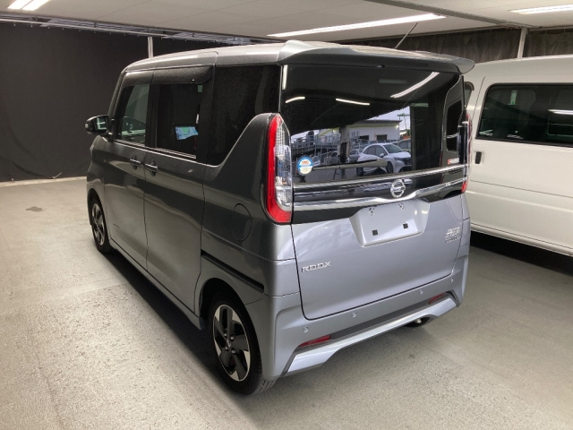 NISSAN ROOX 2023