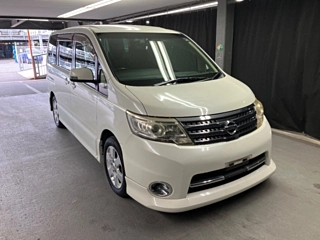 NISSAN SERENA 2010