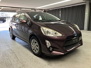 TOYOTA AQUA 2017