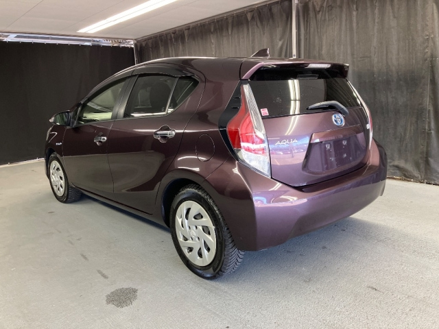 TOYOTA AQUA 2017