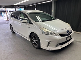 TOYOTA PRIUS ALPHA 2012