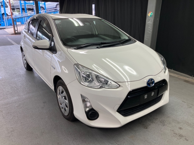 TOYOTA AQUA 2016
