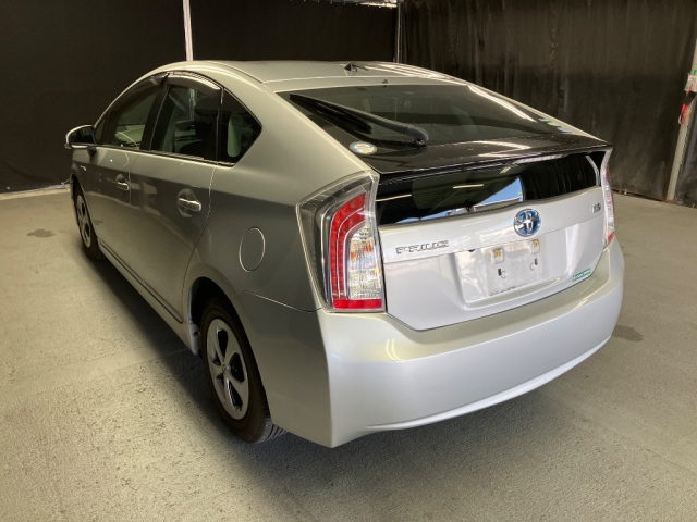 TOYOTA PRIUS 2012