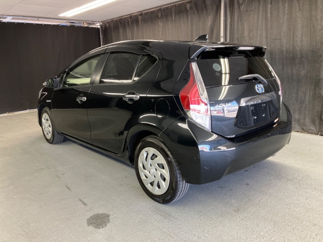 TOYOTA AQUA 2016