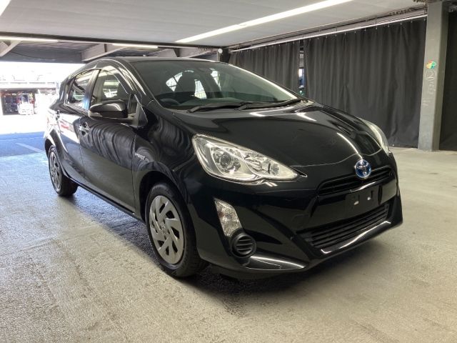TOYOTA AQUA 2016