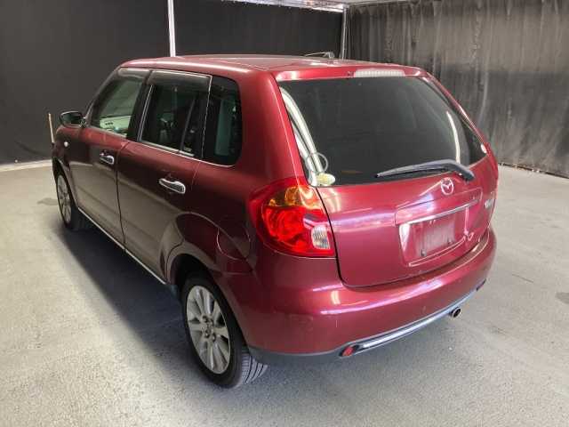 MAZDA VERISA 2011